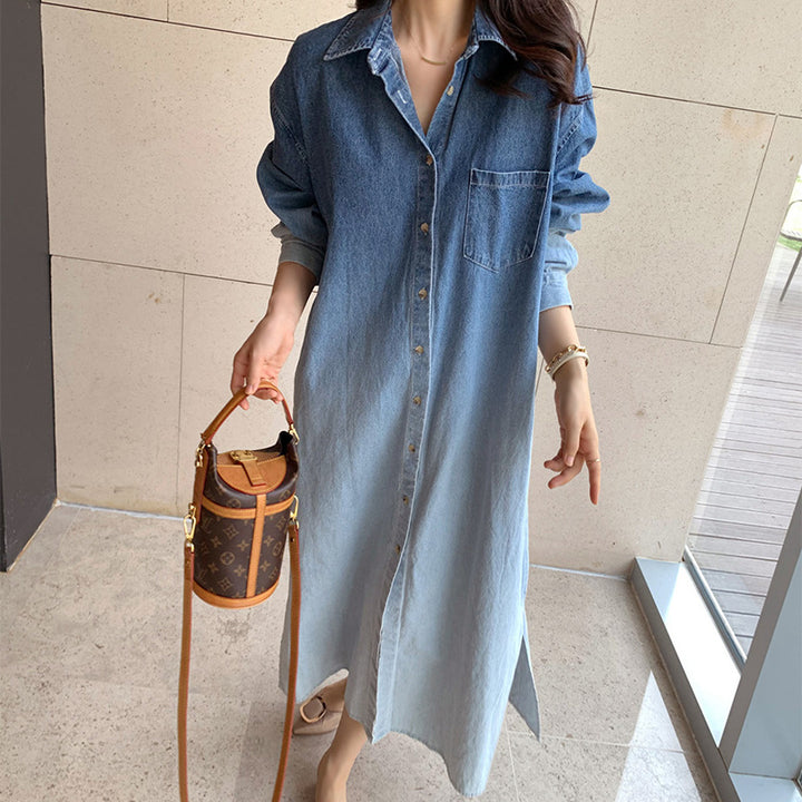 Damen Verlaufs-Jeans-Hemdkleid Maxi mit durchgehender Knopfleiste, Brusttasche und Seitenschlitzen – Valéora