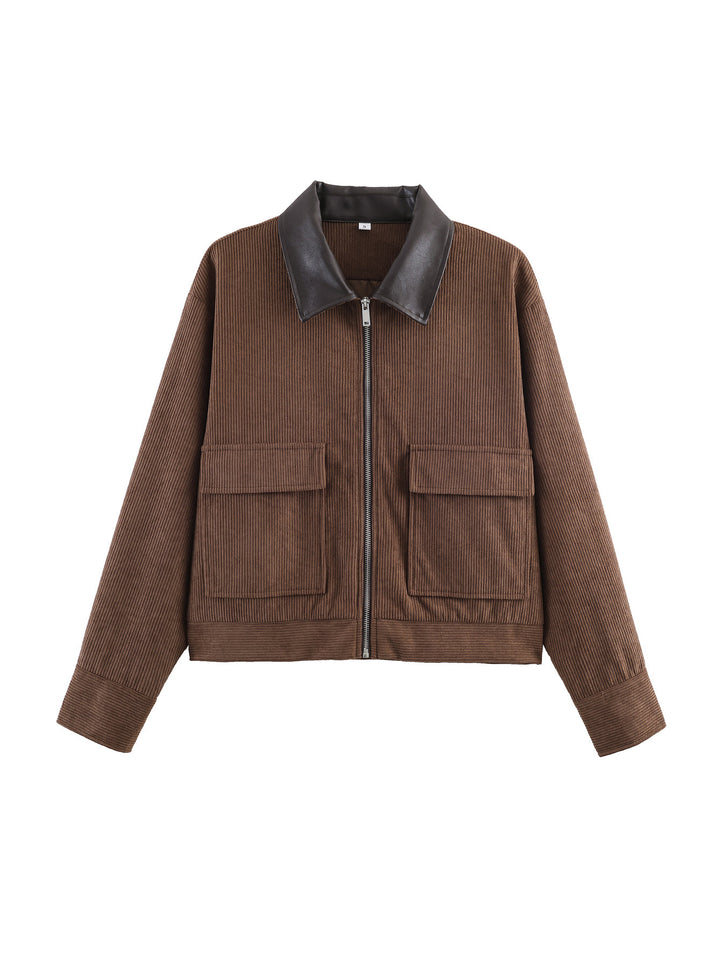 Damen Cropped-Kord-Strickjacke mit markanter Rippenstruktur, Kunstleder-Umlegekragen und Pattentaschen Echoarchiv
