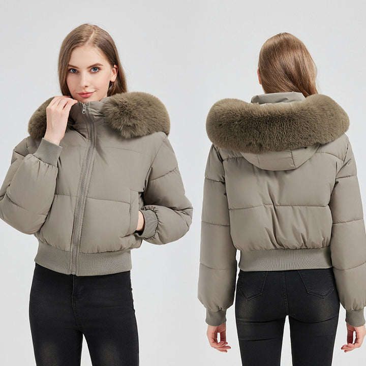 Damen Kurz‑Bomber‑Pufferjacke mit Kapuze und abnehmbarem Kunstfellkragen Echo Archiv