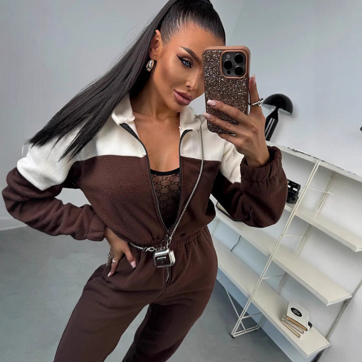 Damen gemütlicher Fleece-Overall mit Kapuze, durchgehendem Reißverschluss und elastischen Bündchen – Élanora