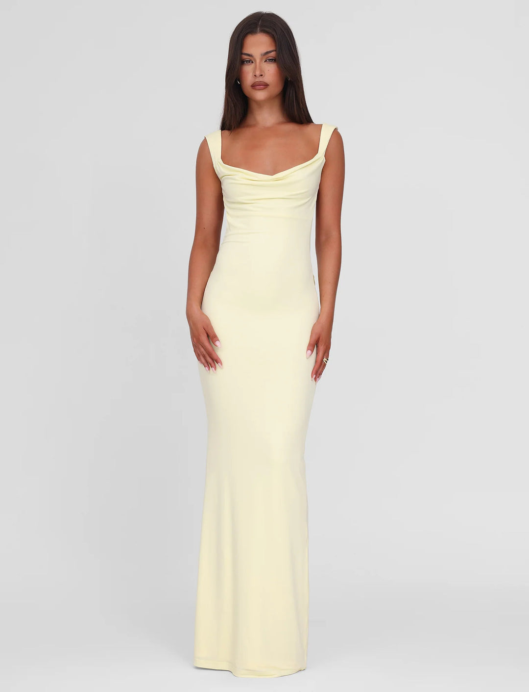 Damen nan körperbetontes Abendkleid mit quadratischem Ausschnitt und breiten Trägern Echo Archiv