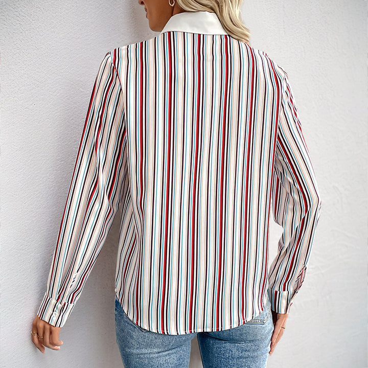 Damen Elegante gestreifte Hemdbluse mit Schmuckkragen und Krempelmanschetten Echoarchiv