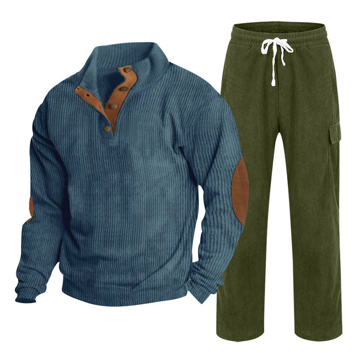 Herren nan strukturiertes Feinstrick-Halbknopf-Pullover und Feincord-Cargo-Zweiteiler Echo Archiv