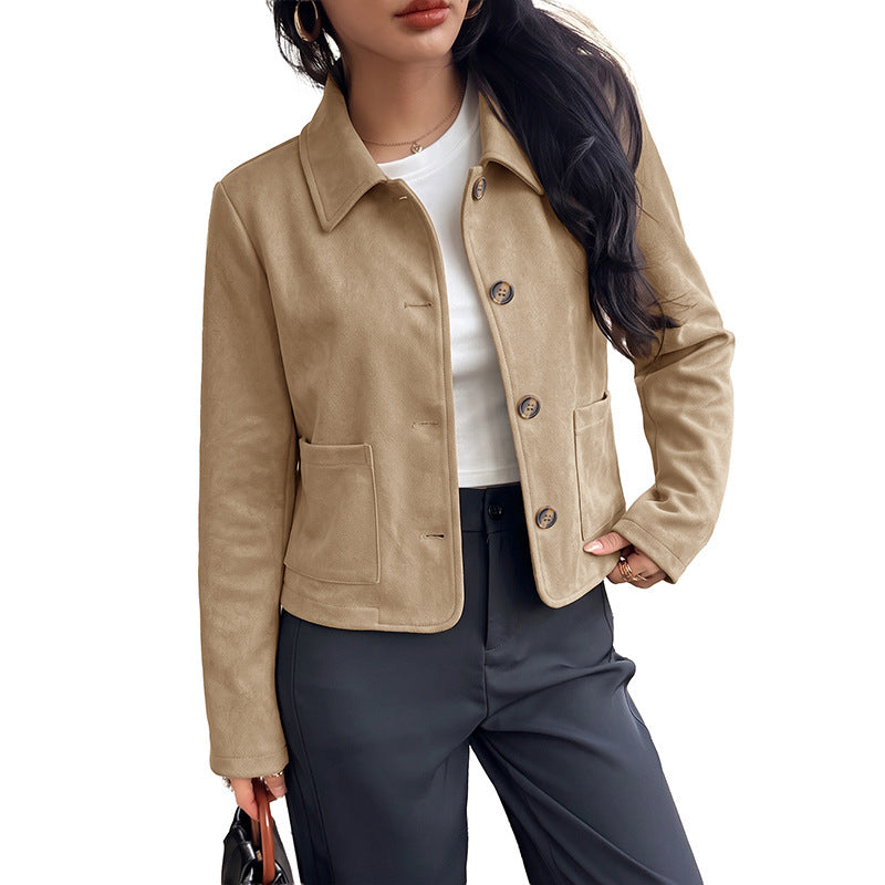 Damen Kurzjacke aus Wildleder‑Optik mit Hemdkragen und aufgesetzten Taschen Echoarchiv