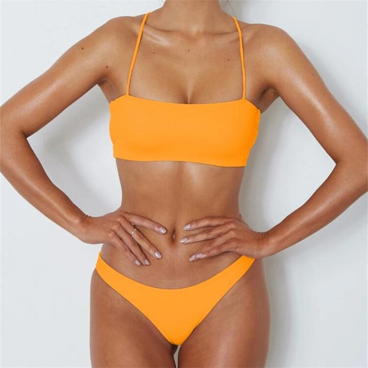 Damen Bikini mit modischem Bandeau-Oberteil und verstellbaren Trägern Echo Archiv