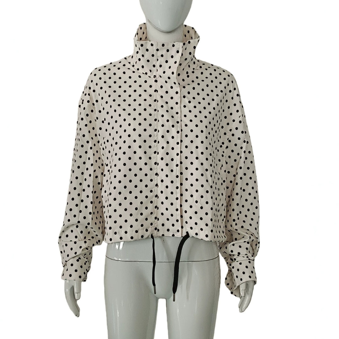 Damen Gepunktete Cropped-Blousonjacke mit Stehkragen und Tunnelzug – Célinea
