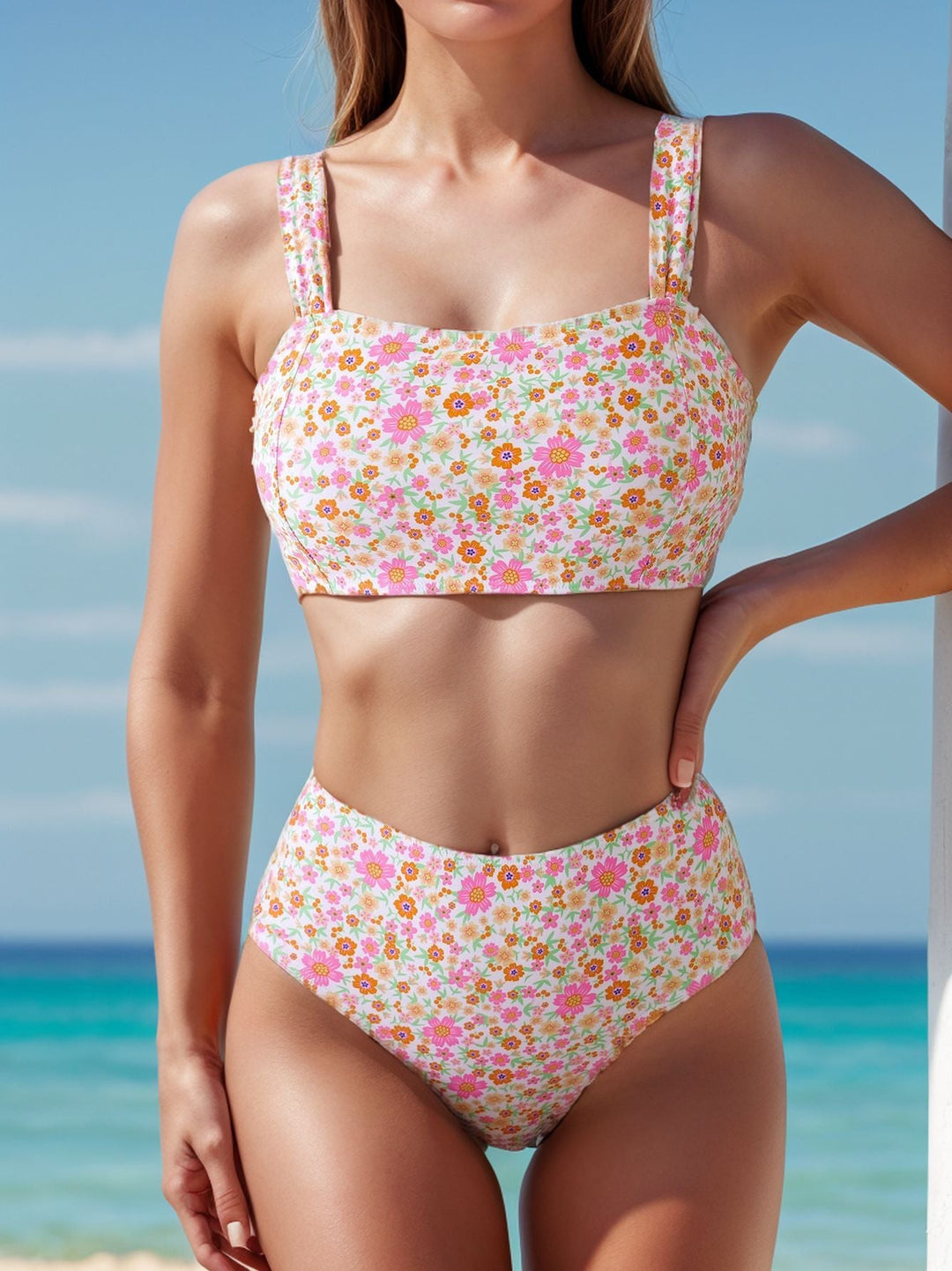 Damen Hochgeschnittener Bikini mit Blumenmuster und Breiten Trägern Echoarchiv