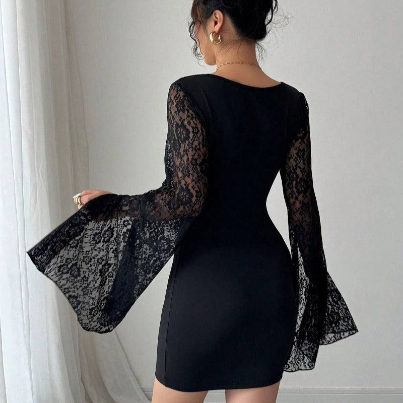 Damen Mini-Kleid mit transparenter Spitzenärmel und figurbetontem Schnitt Echo Archiv
