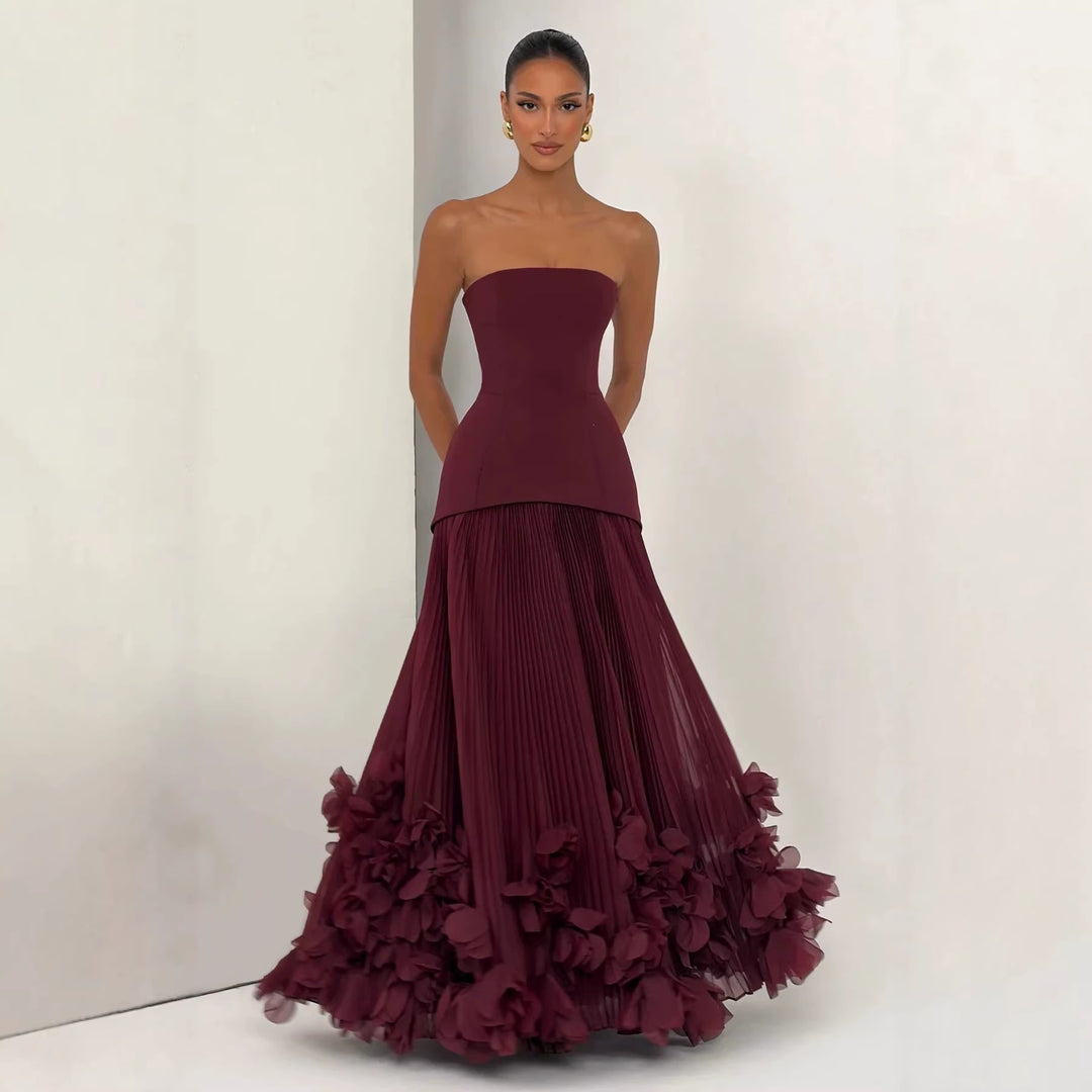 Damen Elegantes schulterfreies Abendkleid mit raffinierten Rüschen Echo Archiv