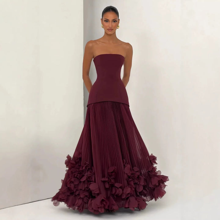 Damen Elegantes schulterfreies Abendkleid mit raffinierten Rüschen Echo Archiv