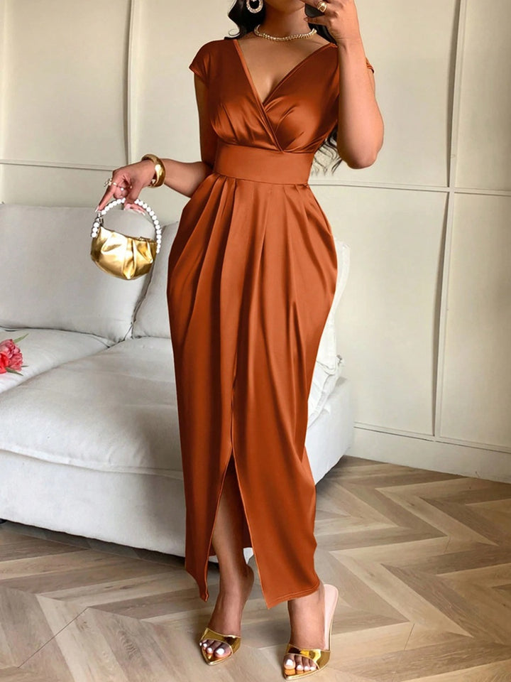 Damen Wickelkleid mit elegantem V-Ausschnitt und fließendem Stoff Echo Archiv