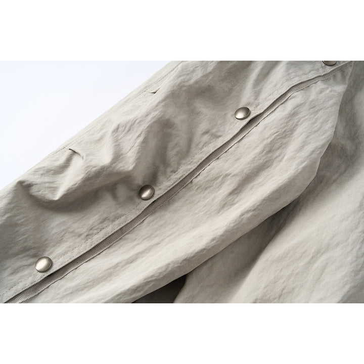Unisex Kurzblouson im minimalistischen Workwear‑Look mit hohem Stehkragen und Druckknopfverschluss Echoarchiv