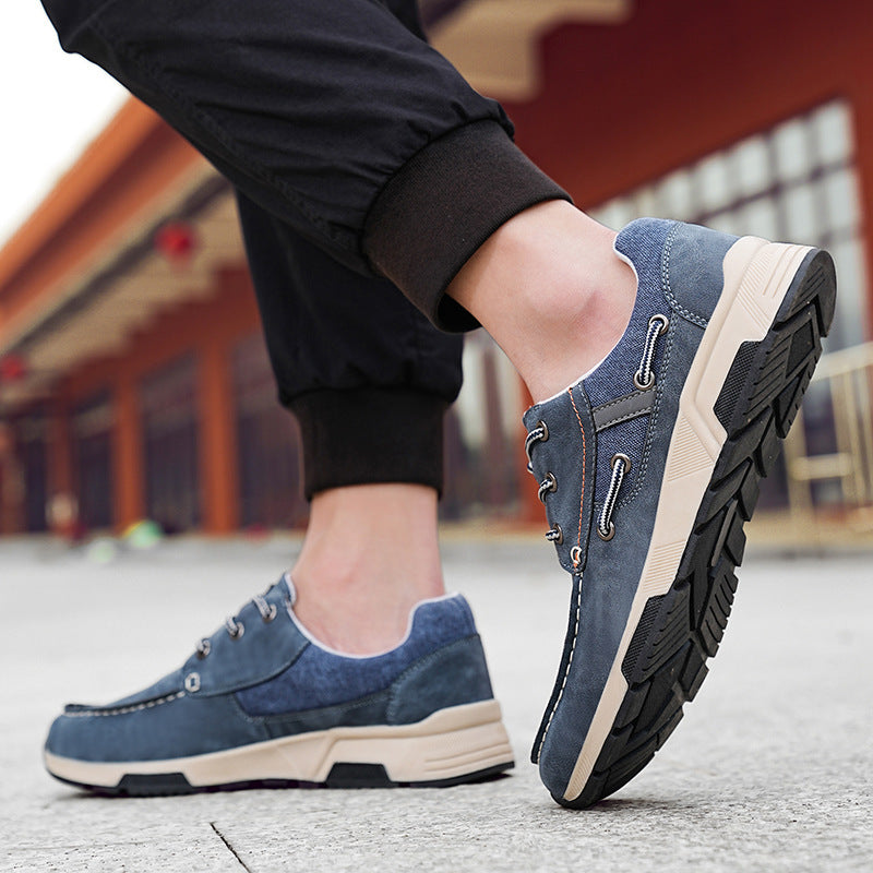 Herren nan Mokassin-inspirierter City-Sneaker mit profiliertem Gummisohlenprofil und gepolstertem Fersenkragen Echo Archiv