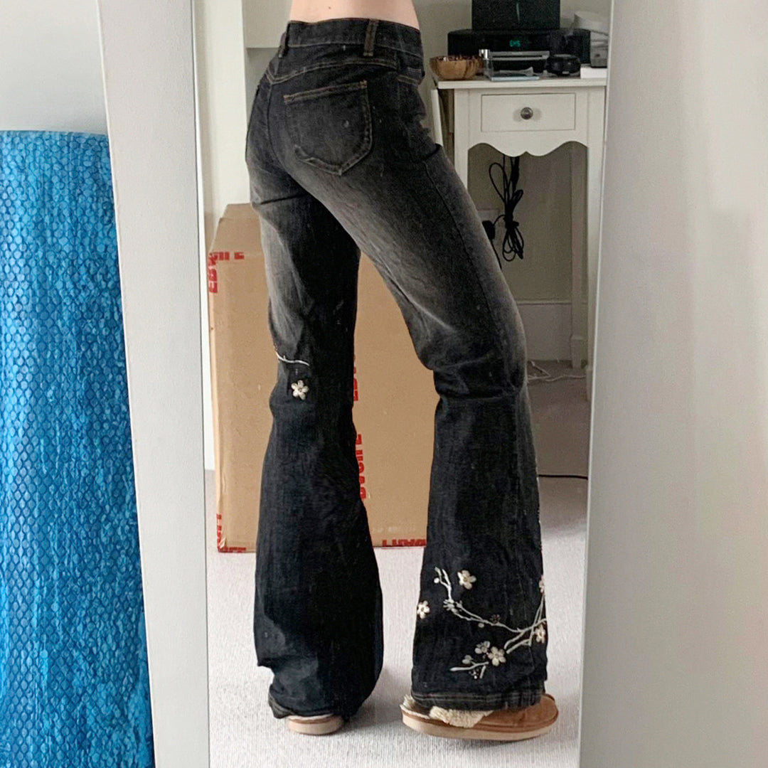Damen nan taillierte Schlaghose-Jeans mit floraler Stickerei, Stretchdenim und Five-Pocket-Schnitt Echo Archiv