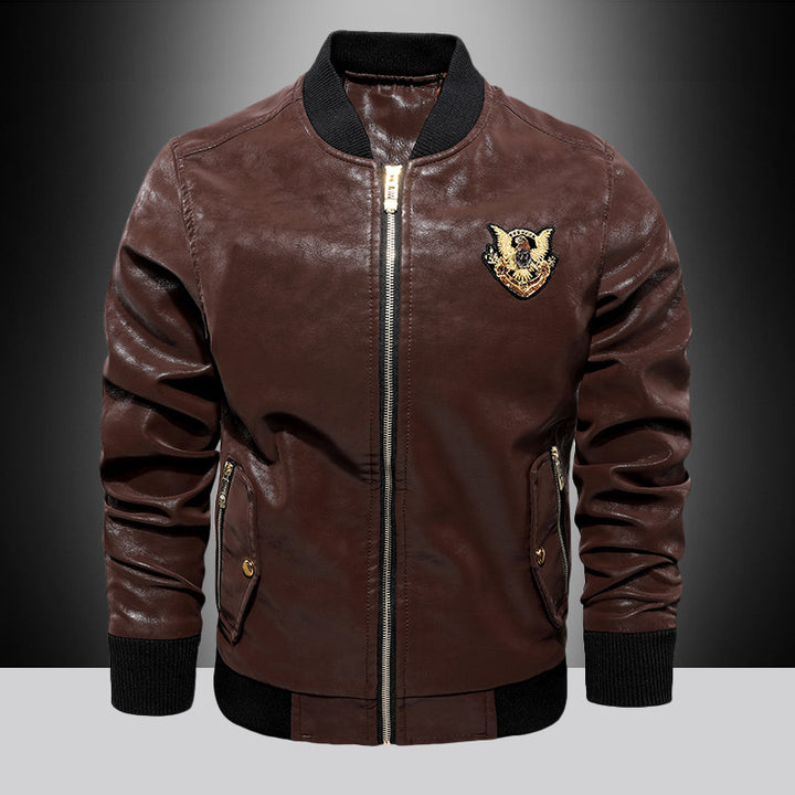 Herren Lederoptik Bomberjacke mit Stickbadge, Rippbündchen und Gold-Details – Brevano