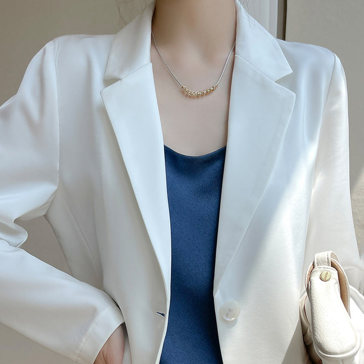 Damen Leichttaillierter Longblazer mit Knopfverschluss und Flap‑Taschen Echoarchiv