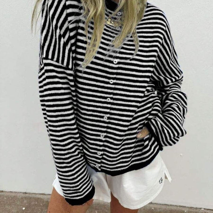Damen Gestreifter Oversize Strickcardigan mit Knopfleiste und maritimem Look Echoarchiv
