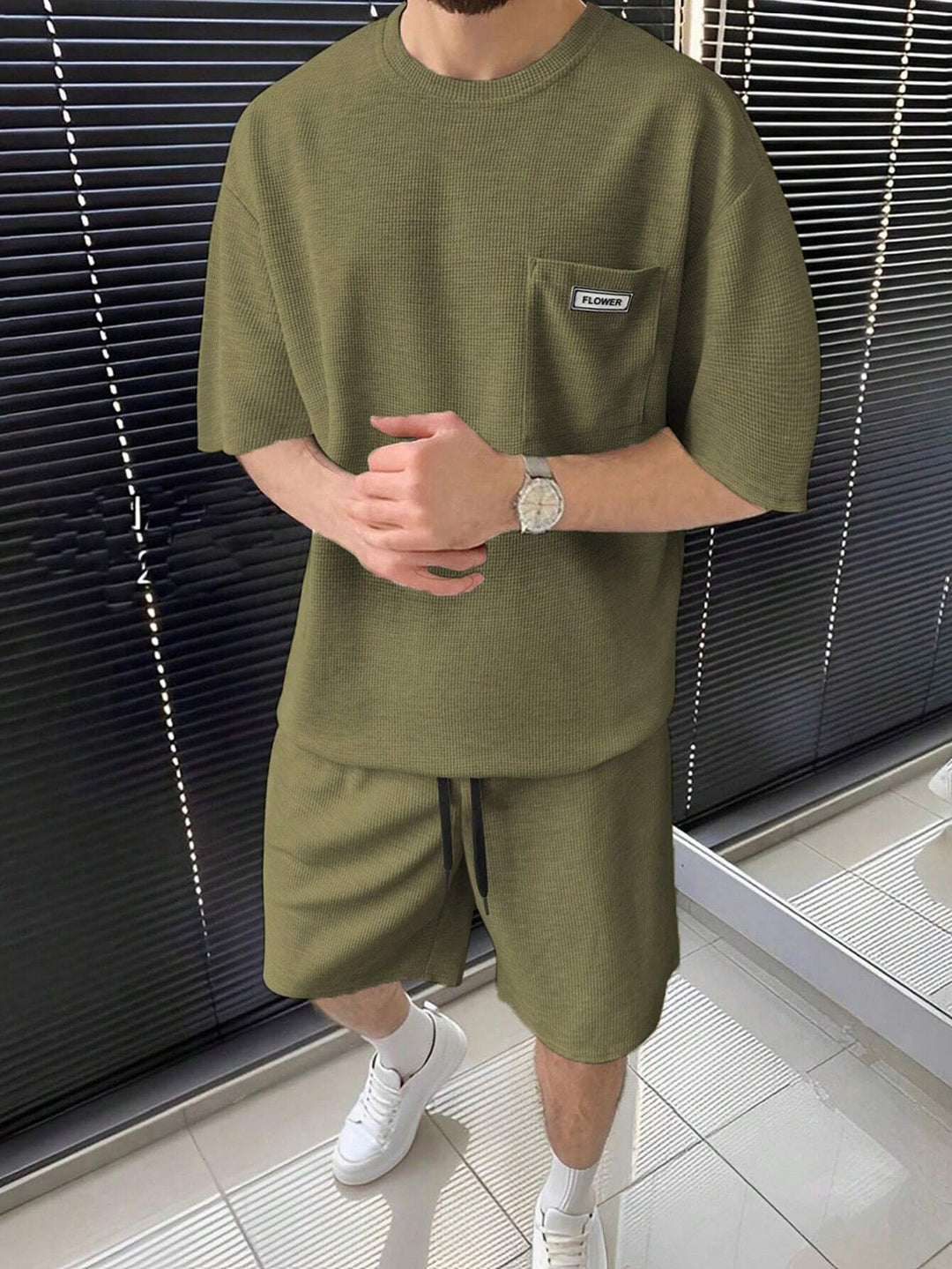 Herren lässiges Kurzarm-T-Shirt und Shorts Set mit strukturierter Oberfläche Echoarchiv