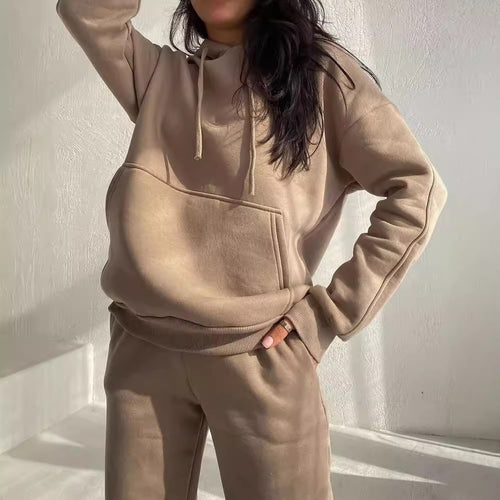 Damen Oversize Loungewear-Set aus weichem Baumwollmischfleece mit Kapuzenpullover und schmal zulaufender Jogginghose Echoarchiv