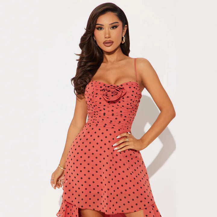 Damen Verspieltes Polka-Dots Maxikleid mit asymmetrischem Rock und floralen Akzenten Echo Archiv