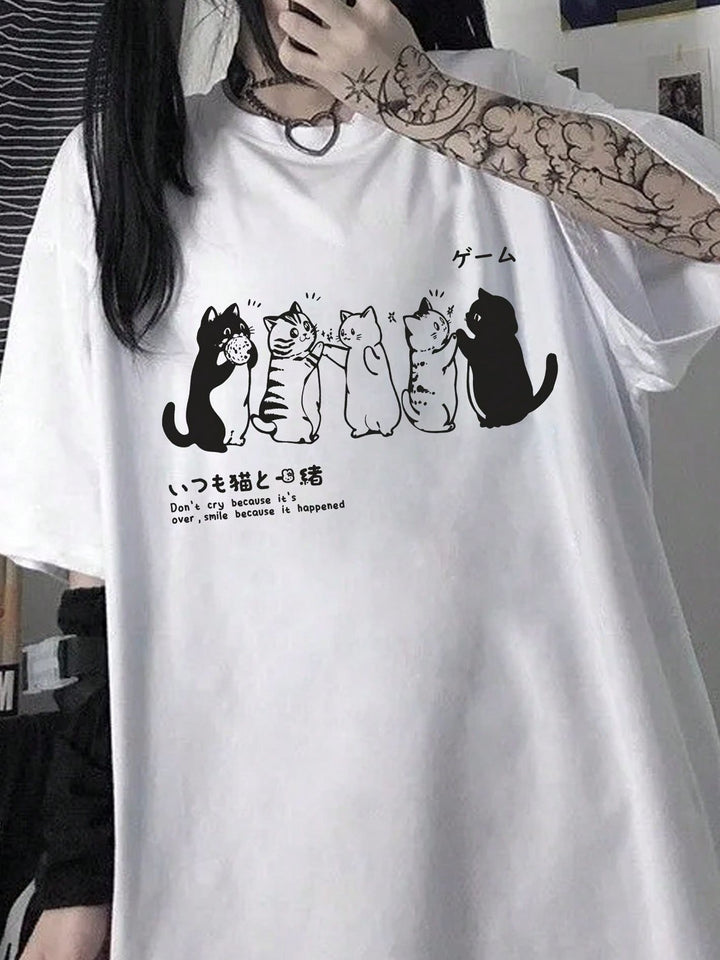 Damen T-Shirt mit künstlerischem Totenkopf-Motiv und lässigem Schnitt Echo Archiv