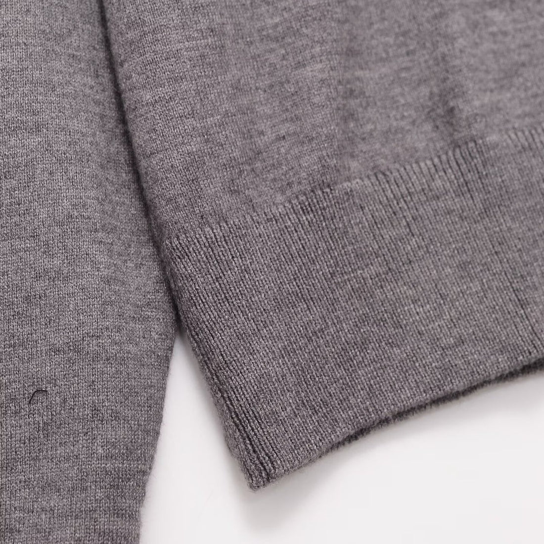 Damen Polokragen-Feinstrickpullover mit Knopfleiste und geripptem Saum Echoarchiv
