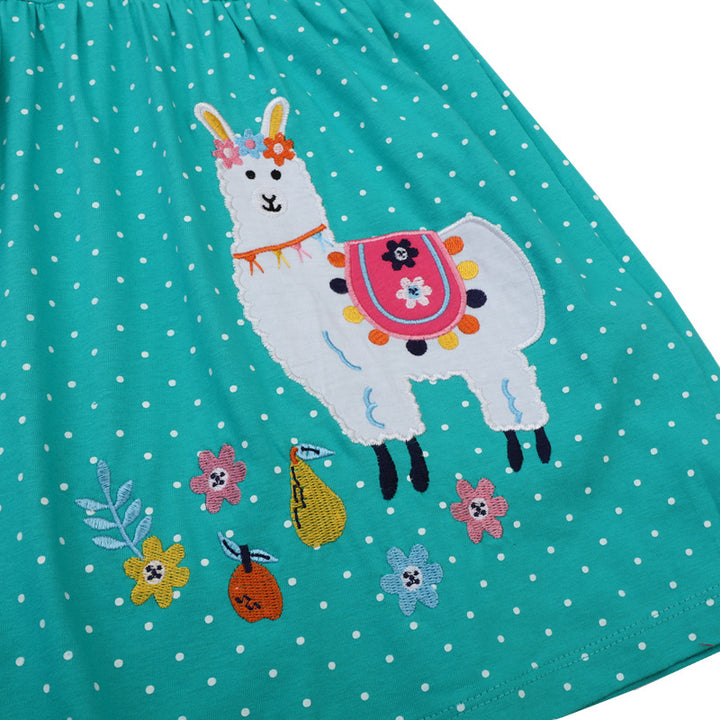 Mädchen Freizeitkleid mit knopfverzierter Brust Echo Archiv