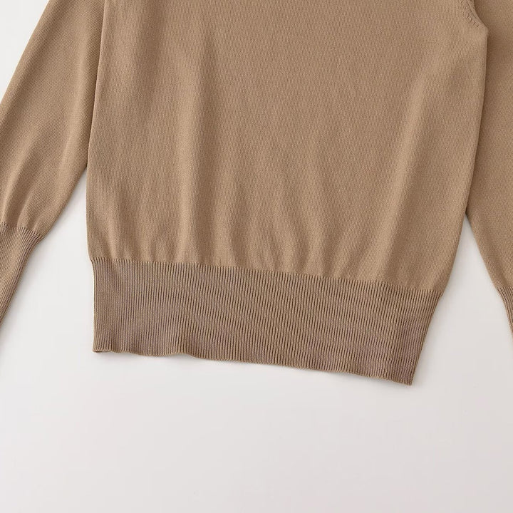Damen Feinstrick-Pullover mit Streifenmuster, Rundhalsausschnitt und Zierknopfbesatz Echoarchiv