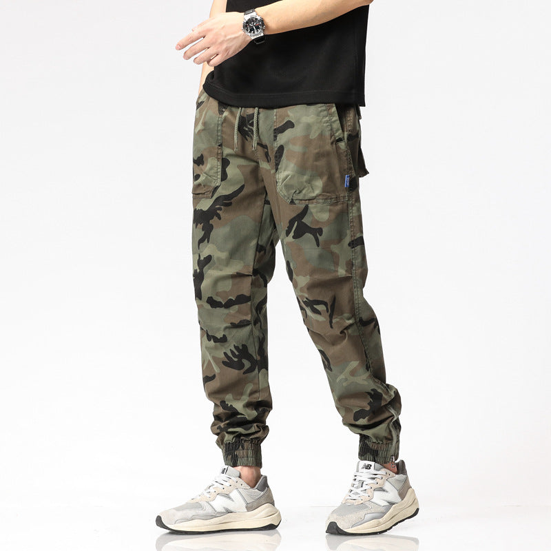 Herren Camouflage-Cargo-Joggerhose mit Tunnelzug, Mehrfachtaschen und gerippten Beinabschlüssen Echo Archiv