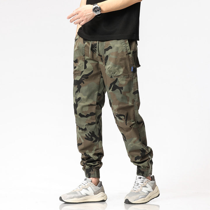 Herren Camouflage-Cargo-Joggerhose mit Tunnelzug, Mehrfachtaschen und gerippten Beinabschlüssen Echo Archiv