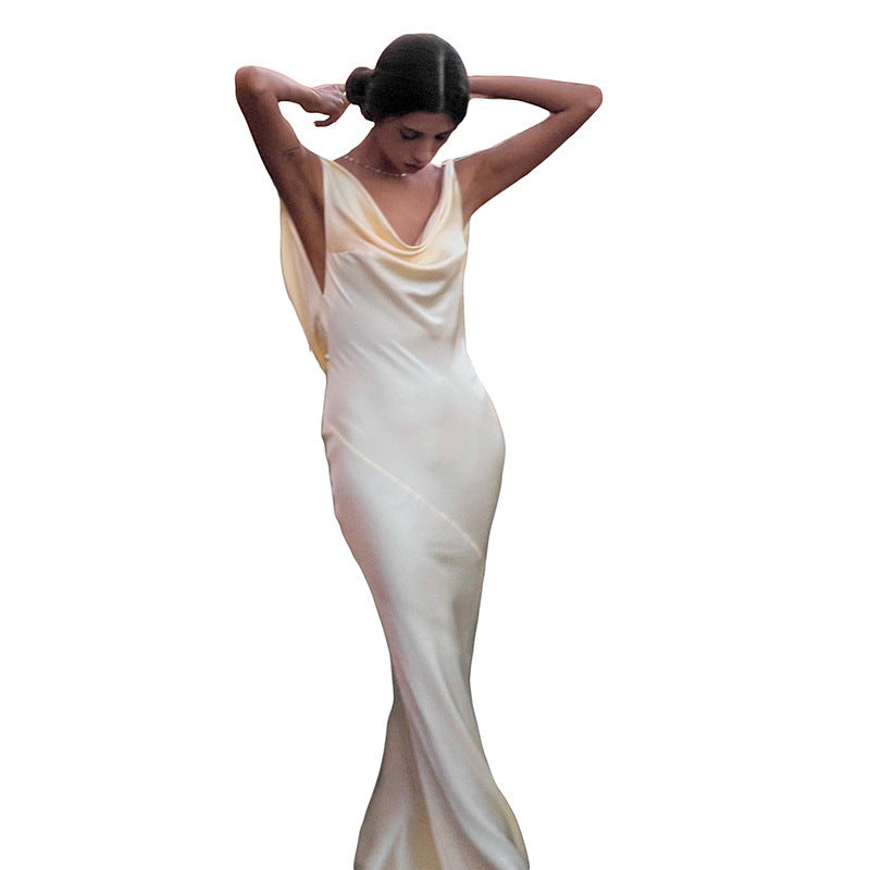 Damen Elegantes Satin-Maxikleid mit asymmetrischem Oberteil und fließendem Schnitt Echo Archiv