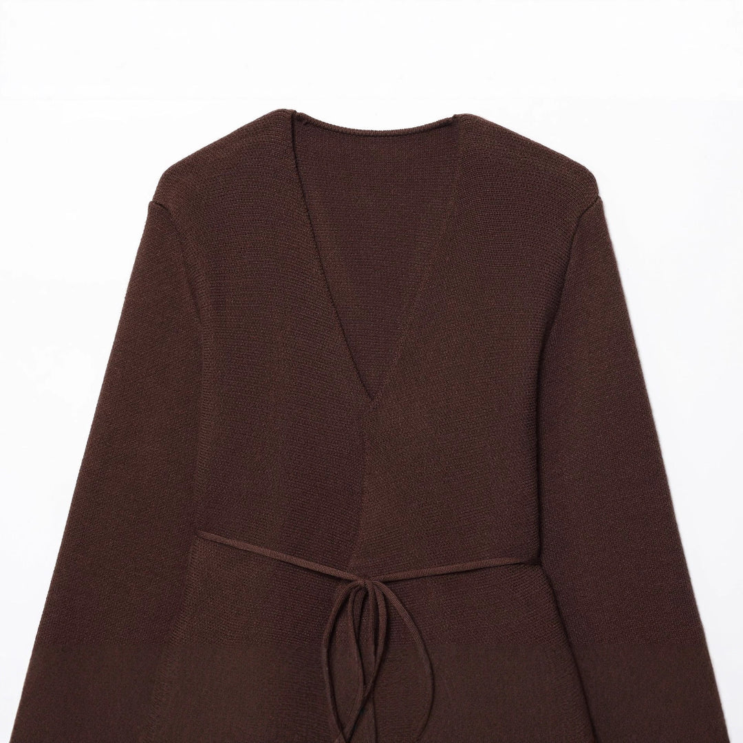 Damen taillierte Strickjacke mit tiefem V-Ausschnitt, Bindegürtel und kastigen Ärmeln – Veloura