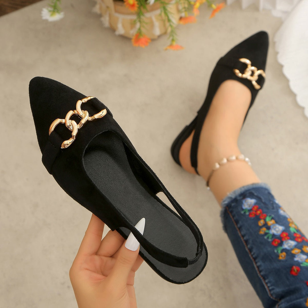 Damen Ballerinas mit Fersenriemen, spitzer Kappe und goldener Kettenverzierung – Lioré