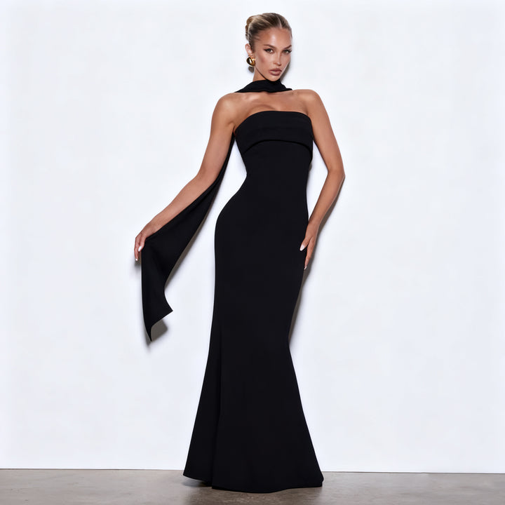 Damen Abendkleid mit eleganter Schleppe Echo Archiv