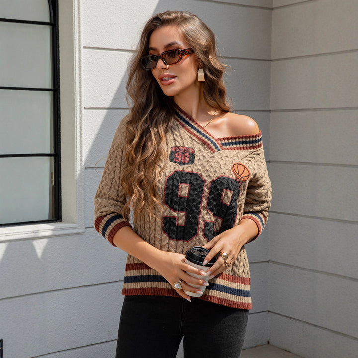 Damen Schräg ausgeschnittener Zopfstrick-Pullover im College‑Look Echoarchiv