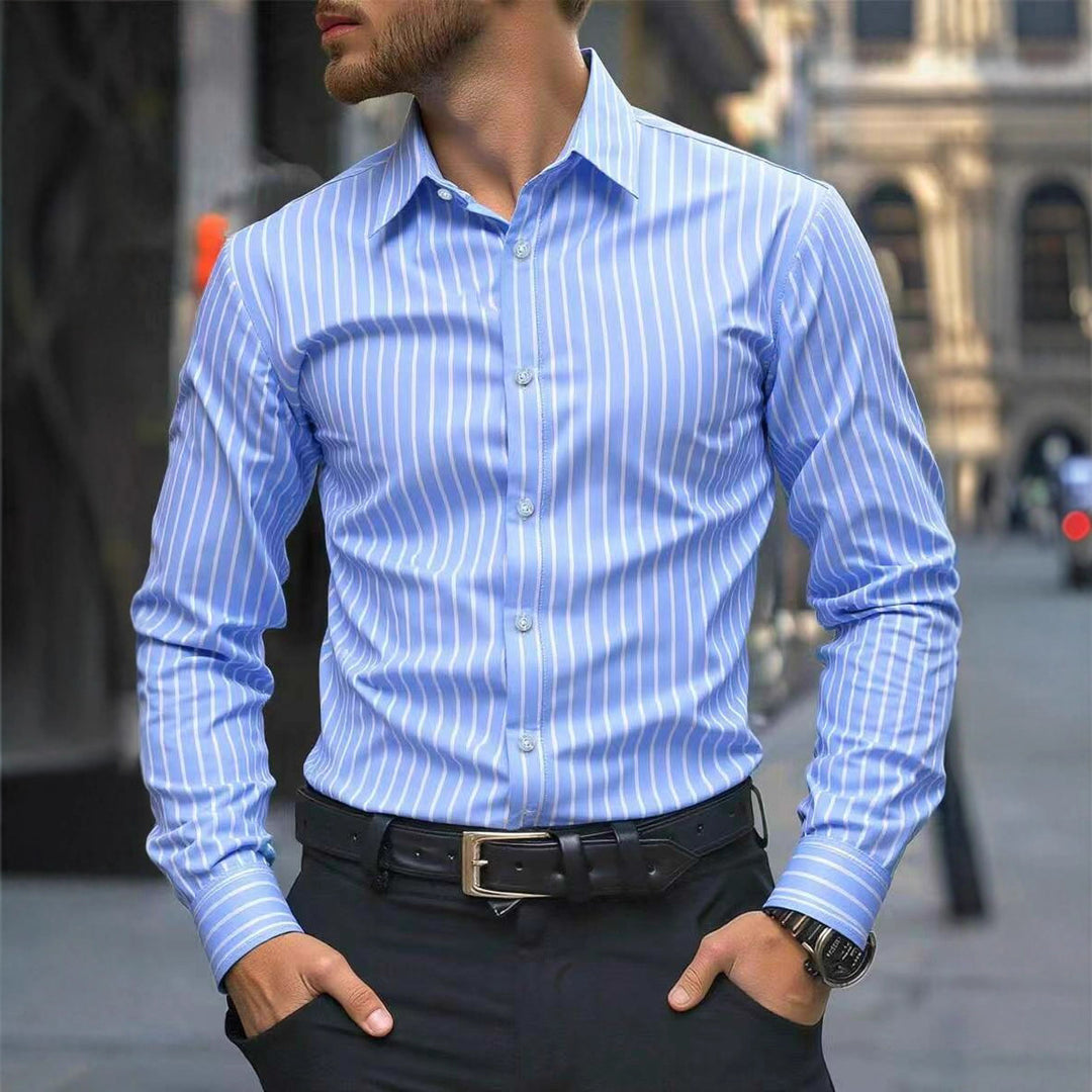 Herren Slim-Fit Hemd mit vertikalem Streifenmuster Echoarchiv