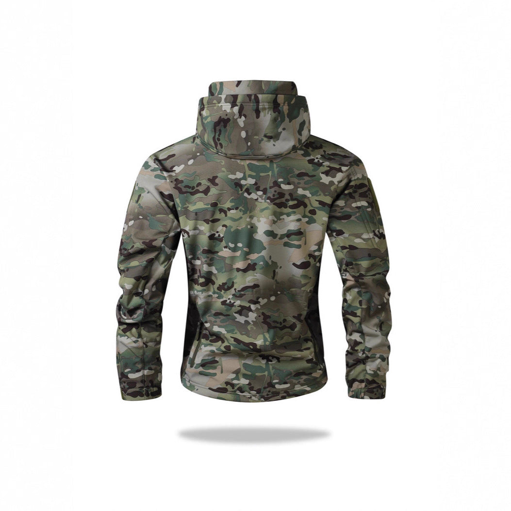 Herren Taktische Softshelljacke mit Kapuze, Camouflage‑Design und Multifachtaschen – Taviero
