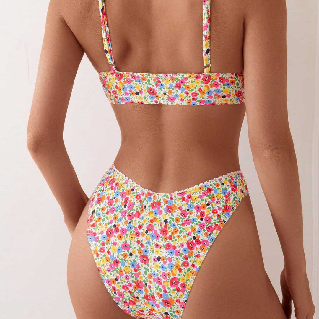 Damen Triangel-Bikini mit floralem Muster und feinen Details Echo Archiv