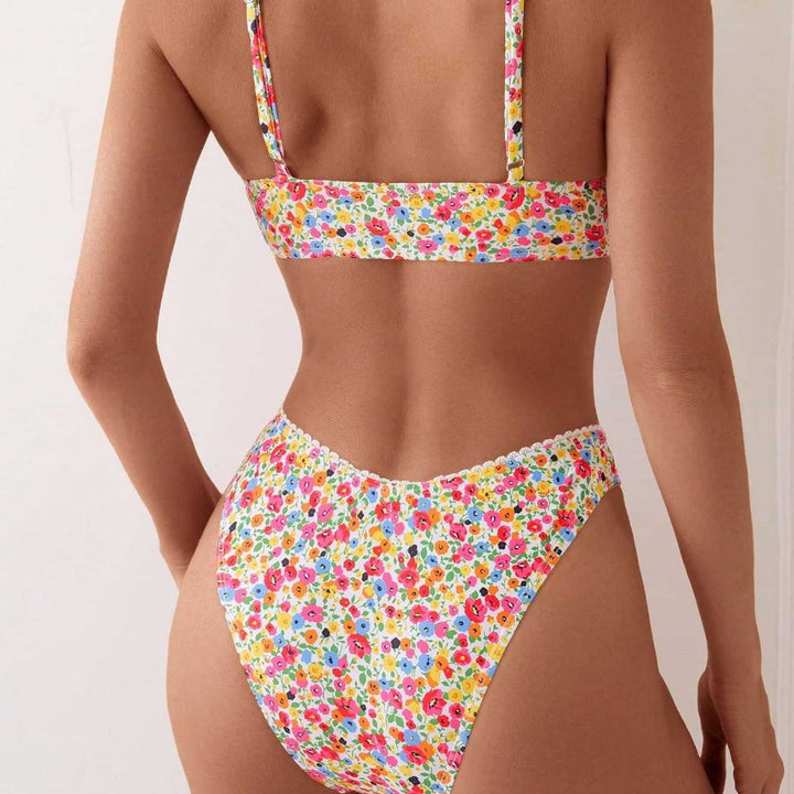 Damen Triangel-Bikini mit floralem Muster und feinen Details Echo Archiv