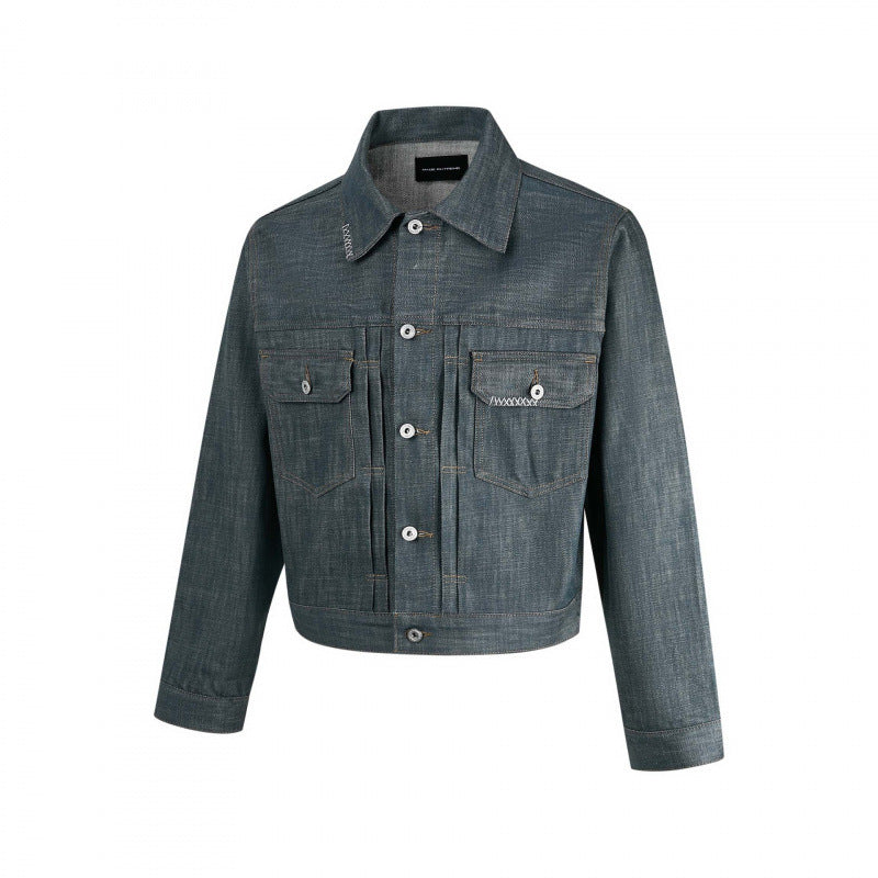 Herren Kurz geschnittene Jeansjacke mit vertikalen Biesen, Pattentaschen und kastiger Silhouette Echo Archiv