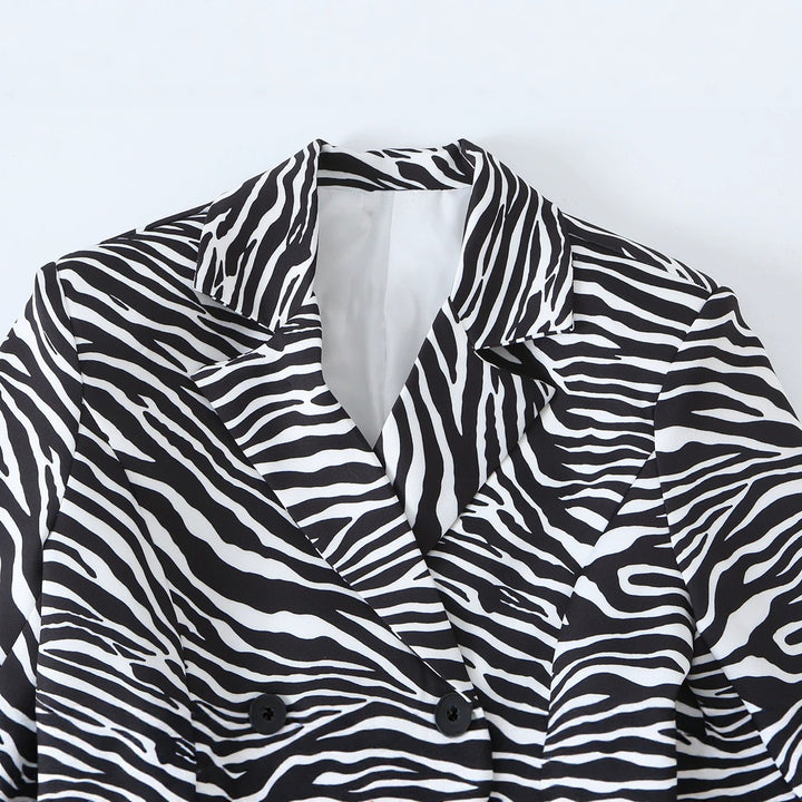 Damen Zebra-Print Blazer im Tailoring-Look mit Doppelreiher und figurbetonter Taille Echo Archiv