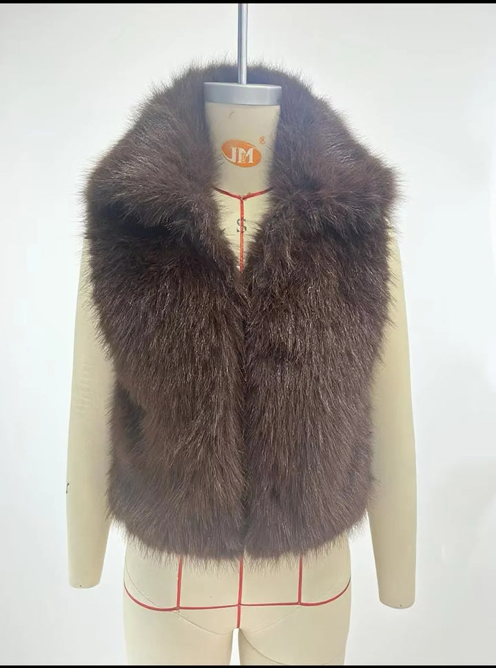 Damen luxuriöse Kunstfell-Weste mit voluminösem Schalkragen und verkürzter Silhouette – Célinea