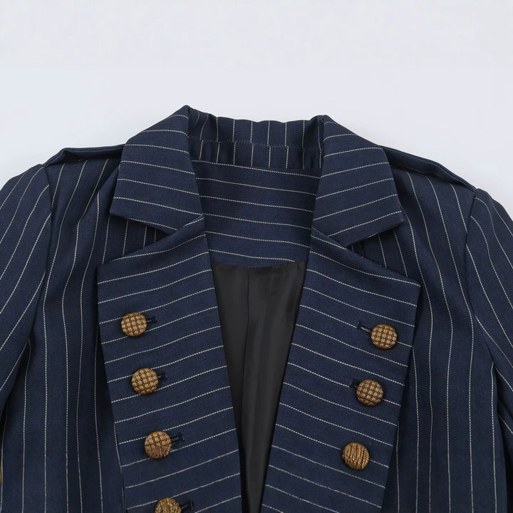 Damen taillierter Doppelreiher-Nadelstreifenblazer mit Schulterklappen Echo Archiv