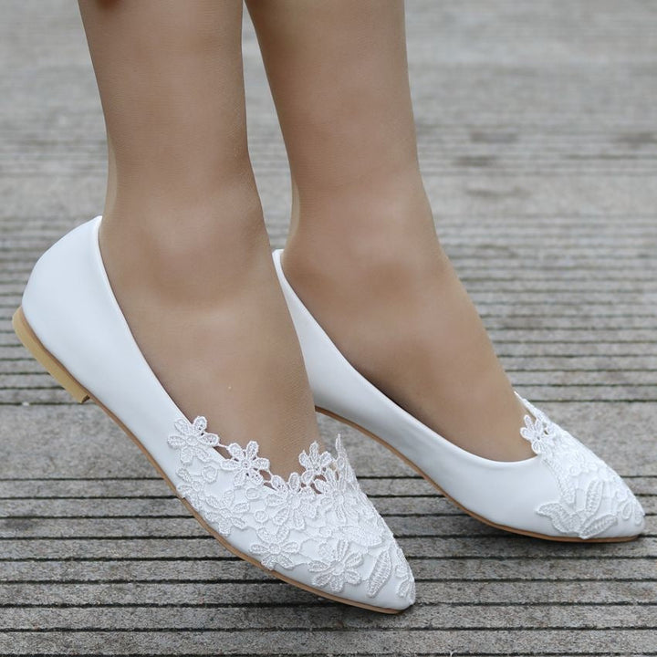 Damen Elegante Ballerinas mit filigraner Blumenstickerei Echoarchiv