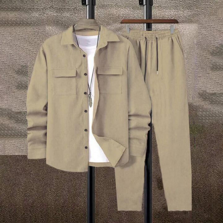 Herren Freizeitanzug mit gestreiftem Design und praktischen Taschen Echoarchiv