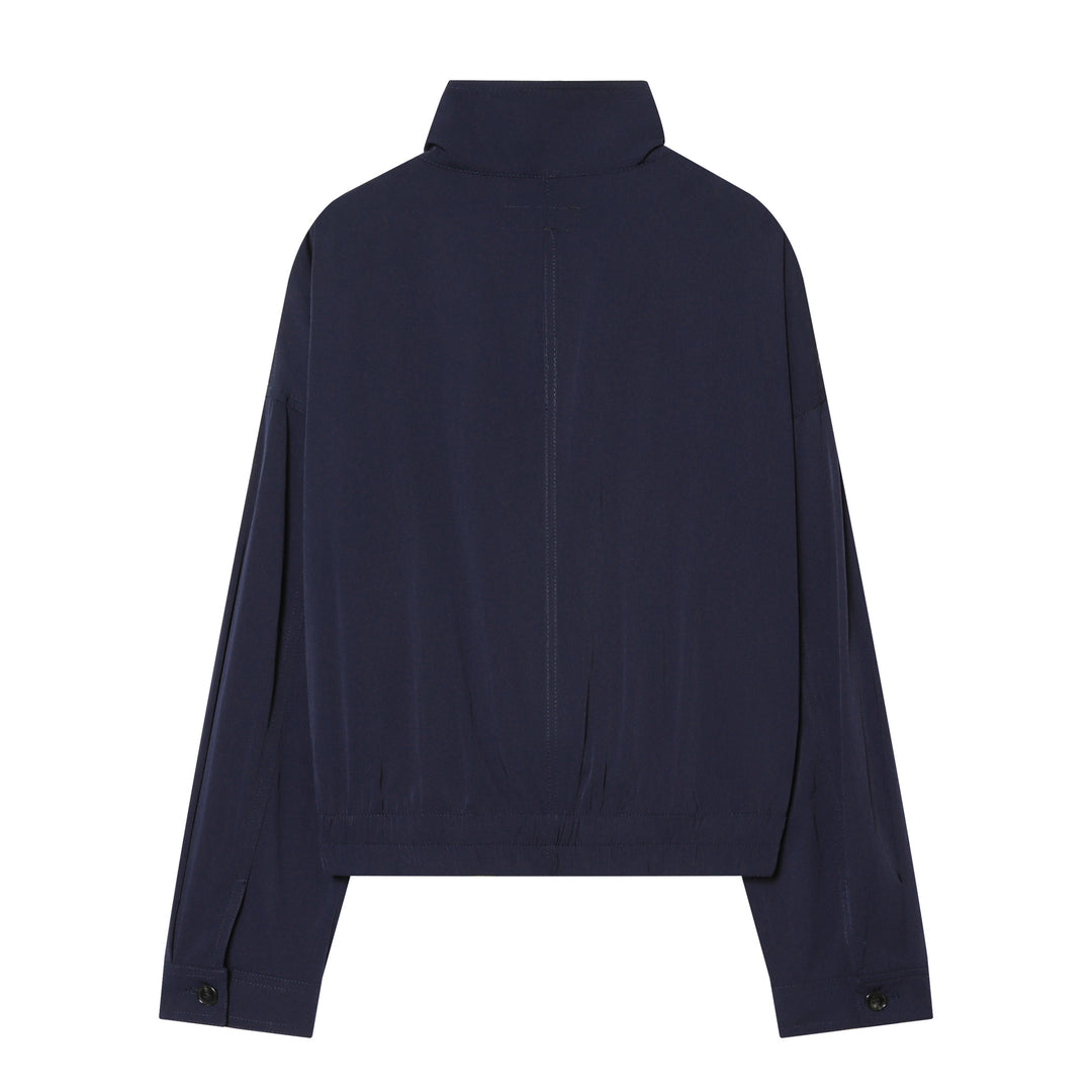 Damen kurze Utility-Blousonjacke mit Stehkragen, aufgesetzten Brustklappen, durchgehendem Reißverschluss und elastischem Saum – Célinea
