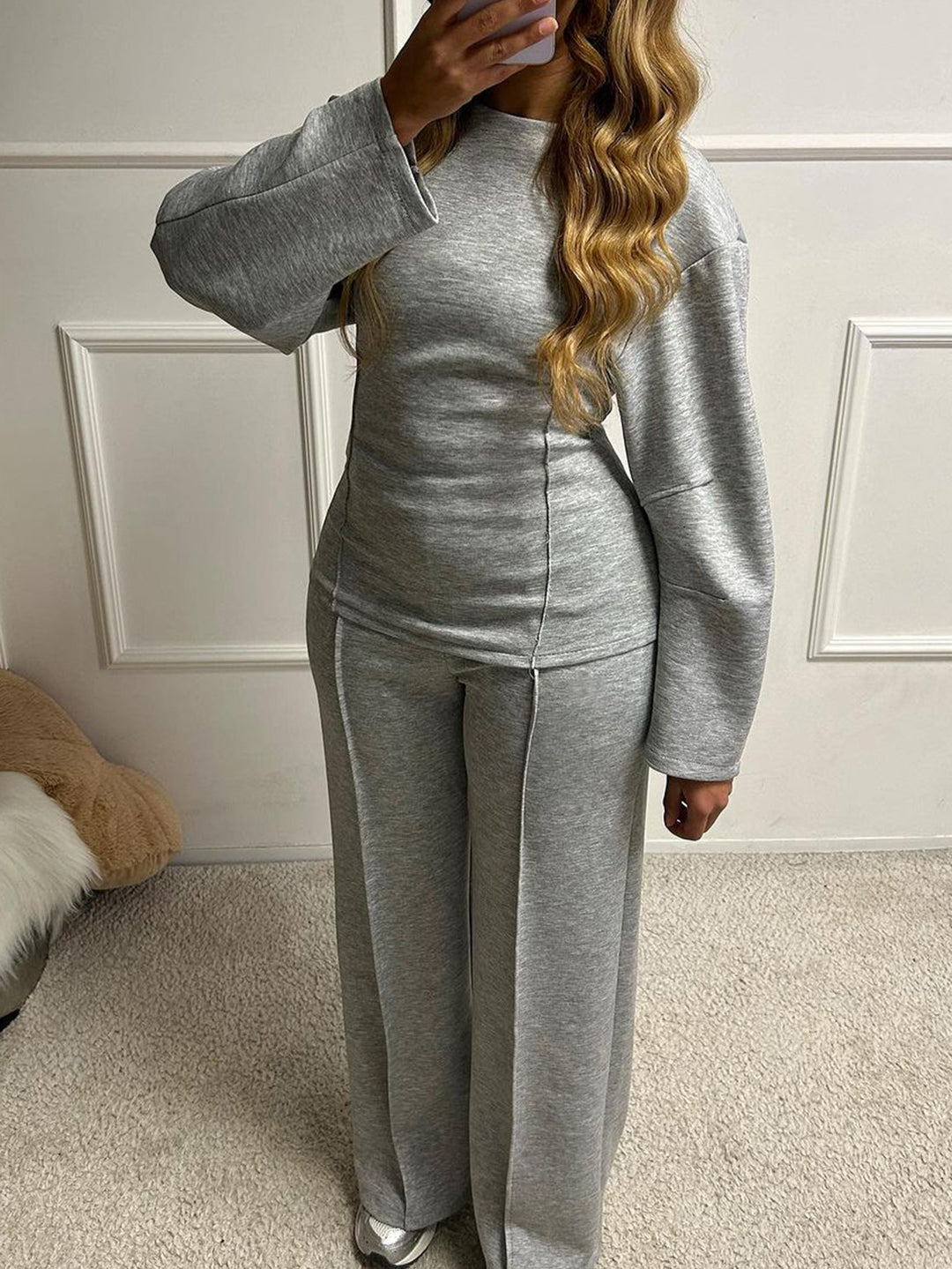 Damen nan weiches Lounge-Set mit tailliertem Sweatshirt, formgebenden Nahtdetails und weitem Palazzohosen-Bein Echo Archiv