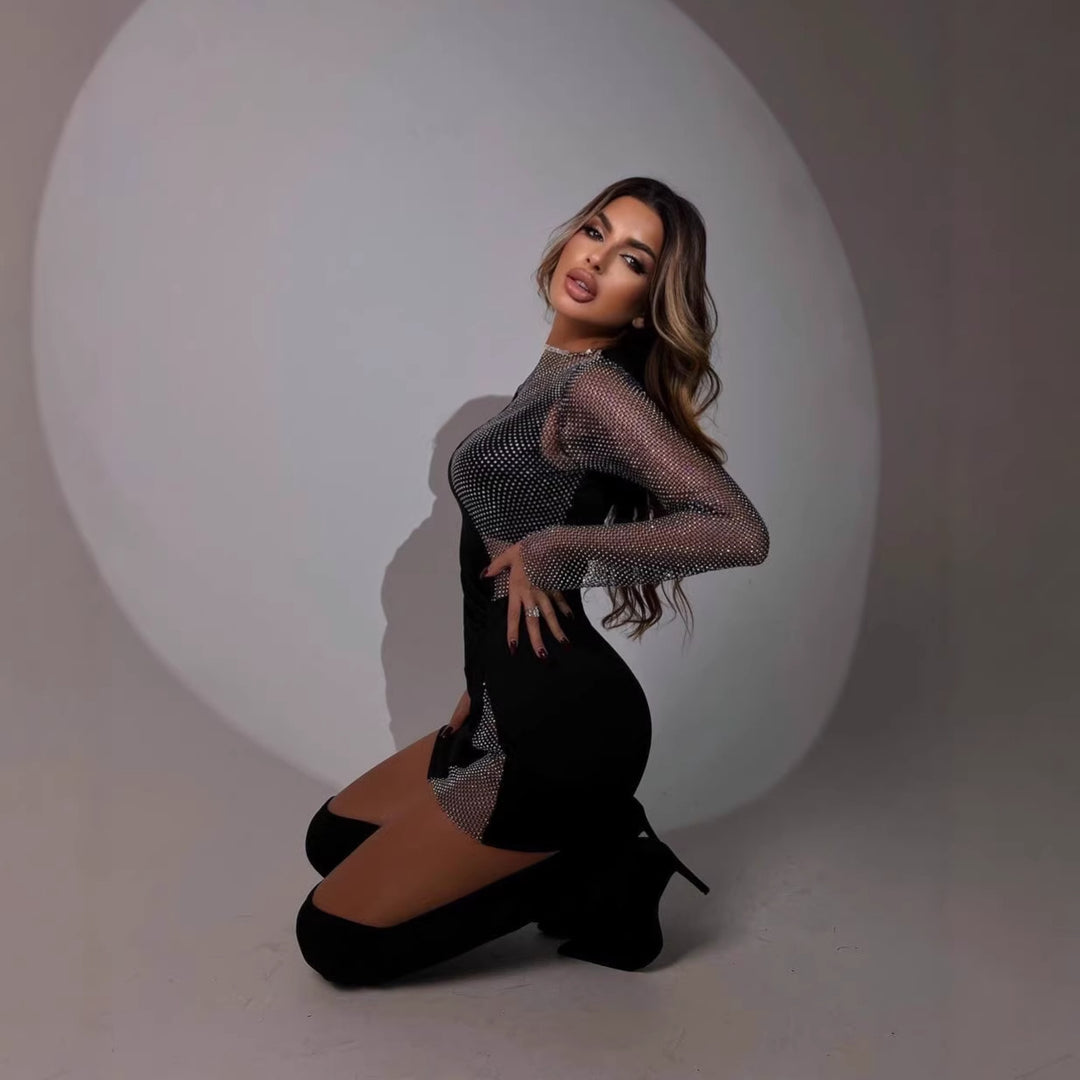 Damen Figurbetontes Minikleid mit asymmetrischen Mesh- und Strassdetails Echoarchiv