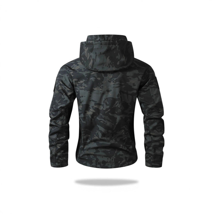 Herren Taktische Softshelljacke mit Kapuze, Camouflage‑Design und Multifachtaschen – Taviero