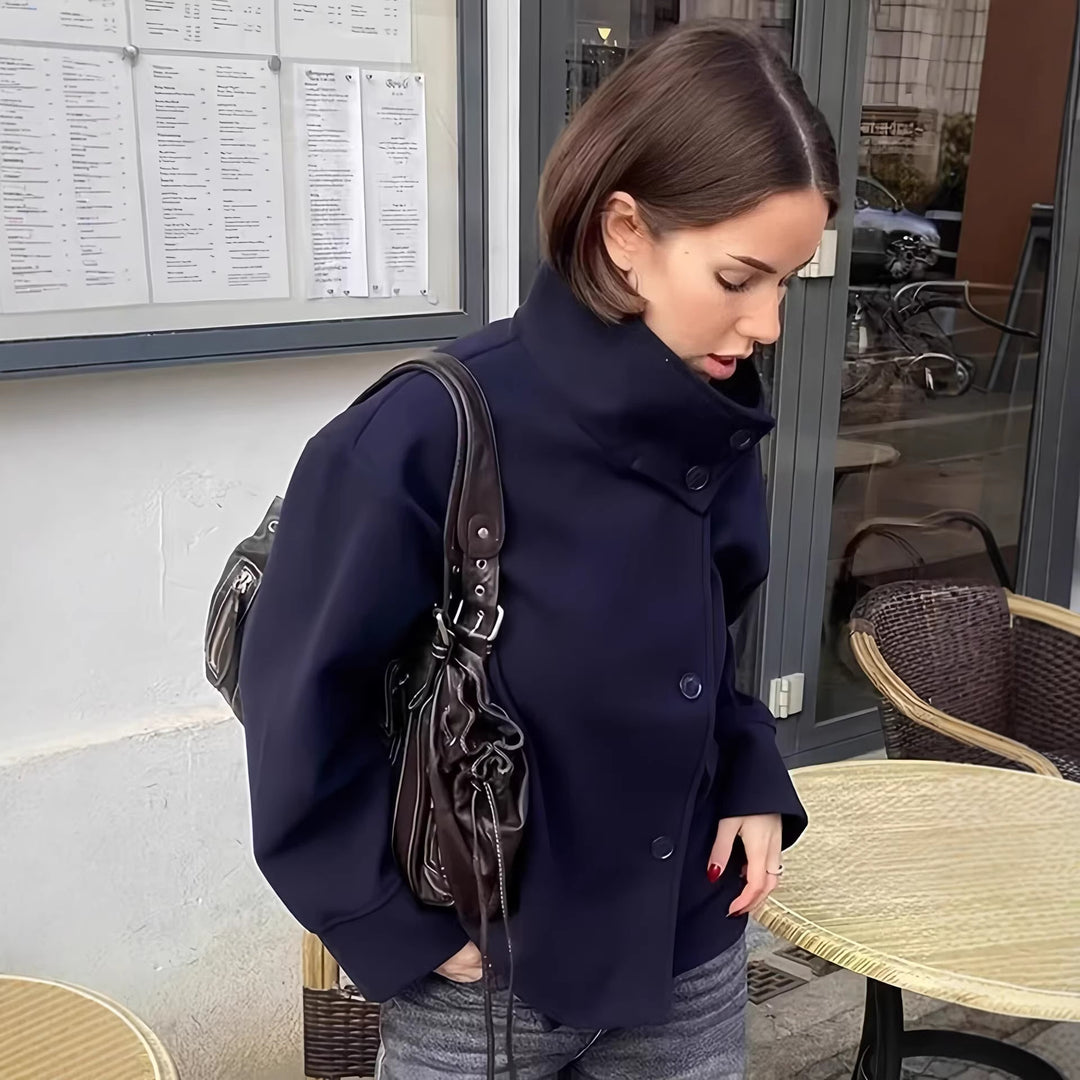 Damen Kurze Boxy-Wollmix-Jacke mit Stehkragen und aufgesetzten Pattentaschen Echoarchiv
